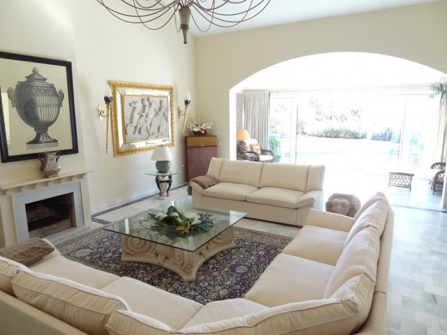 5 Slaapkamer Villa in Estepona