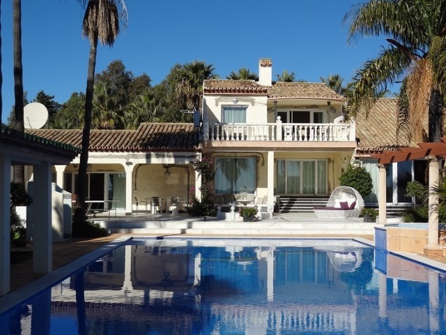 5 Slaapkamer Villa in Estepona