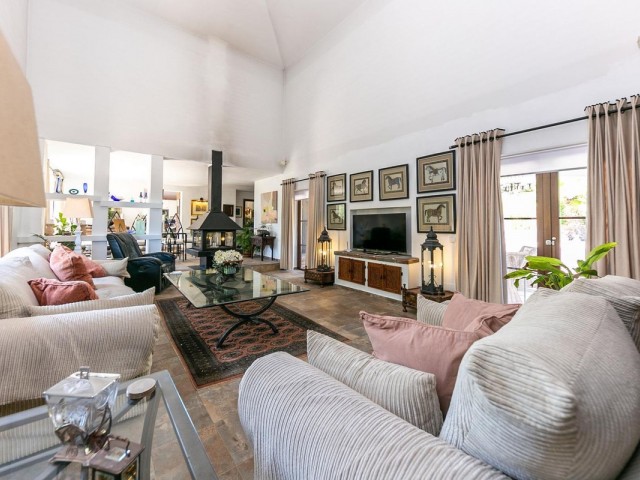 6 Bedrooms Villa in Mijas
