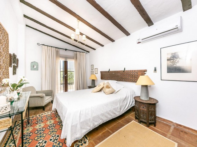 6 Bedrooms Villa in Mijas