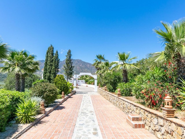 6 Bedrooms Villa in Mijas