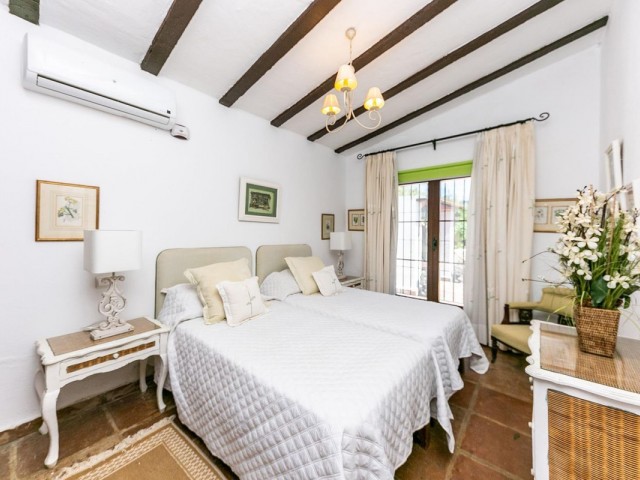 6 Bedrooms Villa in Mijas