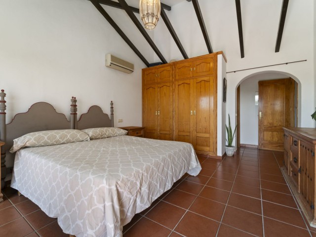 5 Bedrooms Villa in Mijas