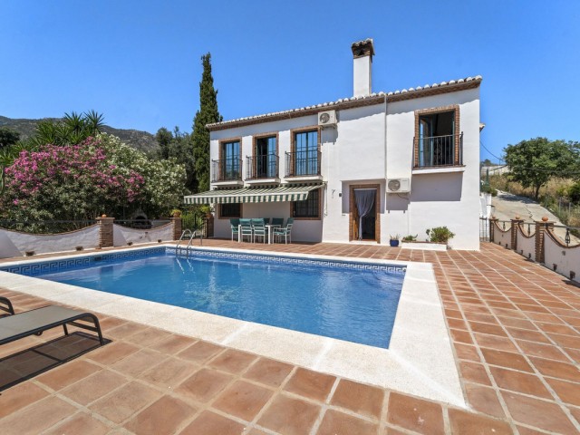 5 Bedrooms Villa in Mijas
