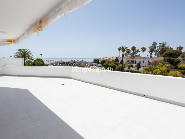 4 Bedrooms Apartment in Guadalmina Baja