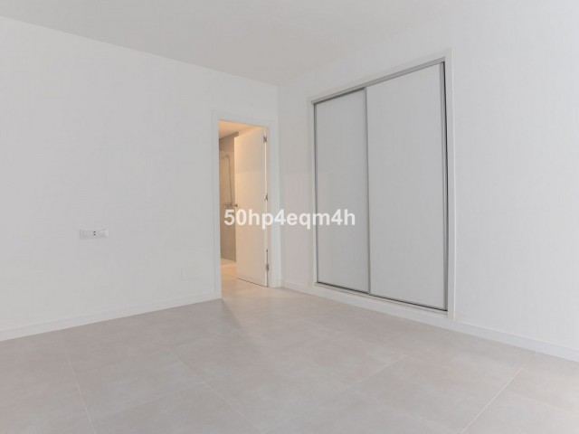 4 Bedrooms Apartment in Guadalmina Baja
