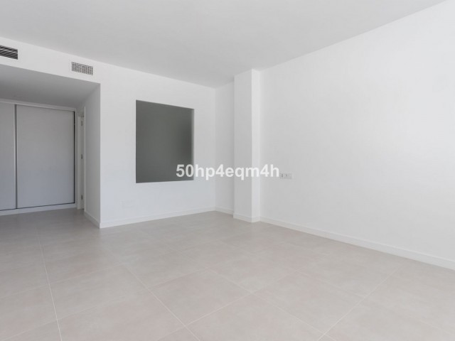 Appartement avec 4 Chambres  à Guadalmina Baja