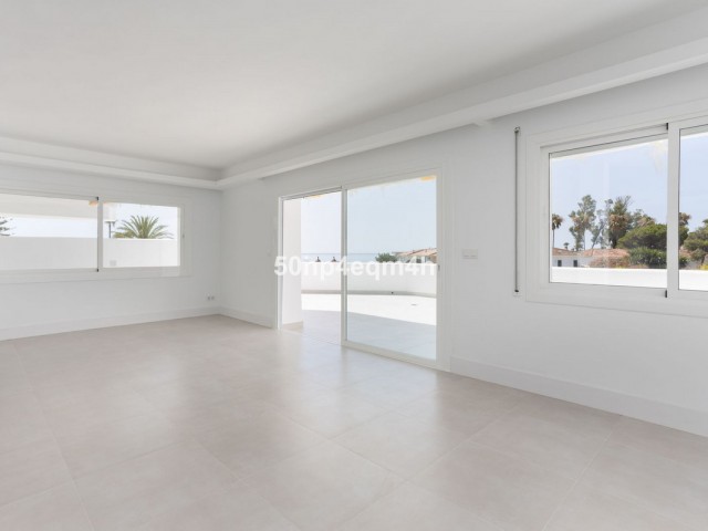 Appartement avec 4 Chambres  à Guadalmina Baja