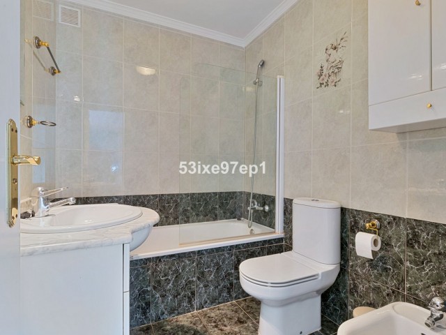 2 Makuuhuoneen Rivitalo Fuengirola