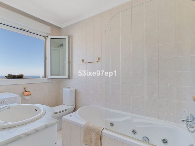 2 Makuuhuoneen Rivitalo Fuengirola