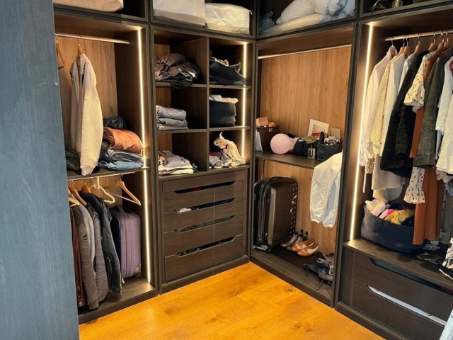 5 Bedrooms Villa in Mijas