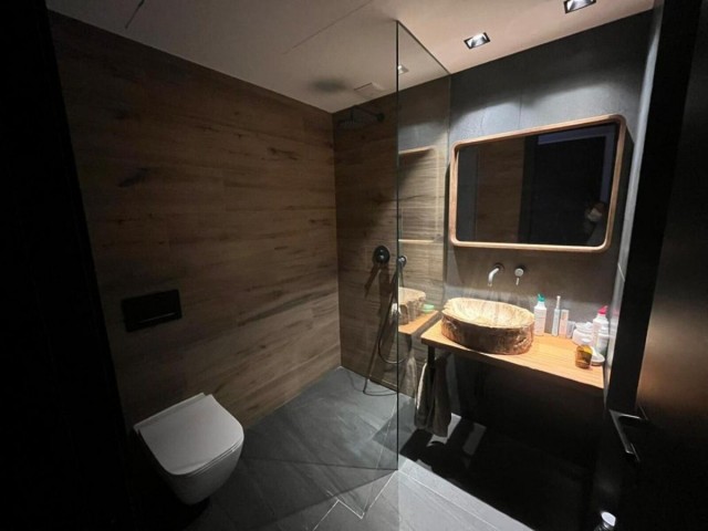 5 Bedrooms Villa in Mijas