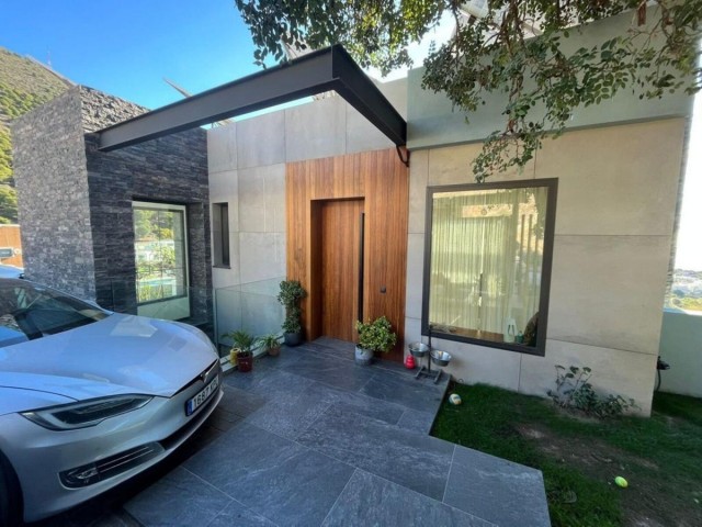 5 Bedrooms Villa in Mijas