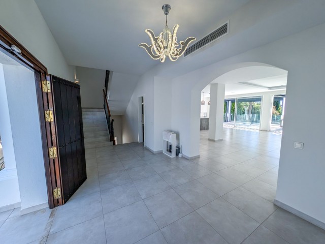 5 Sovrums Villa i Nueva Andalucía