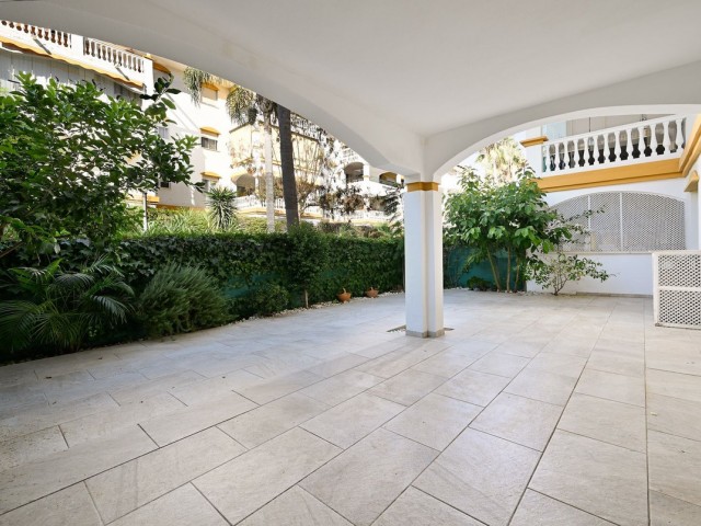 2 Bedrooms Apartment in Puerto Banús