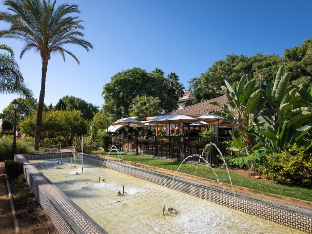 2 Bedrooms Apartment in Puerto Banús