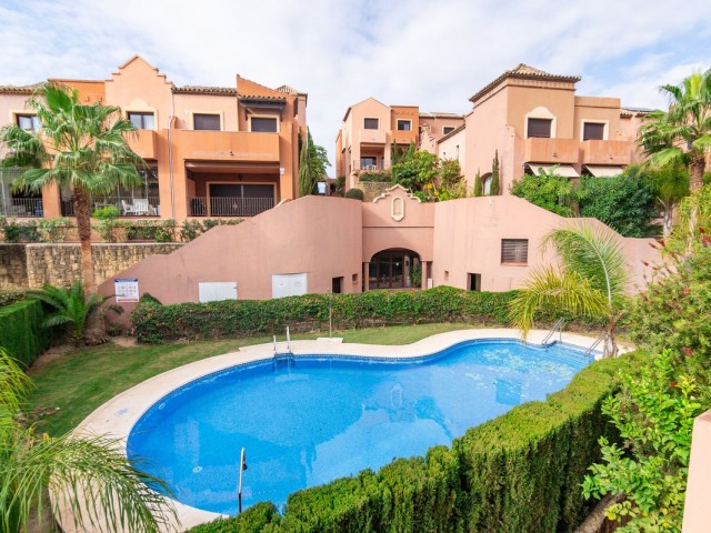 3 Bedrooms Townhouse in Estepona