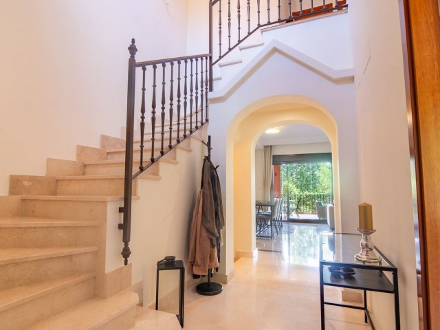 3 Bedrooms Townhouse in Estepona