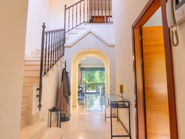 3 Bedrooms Townhouse in Estepona