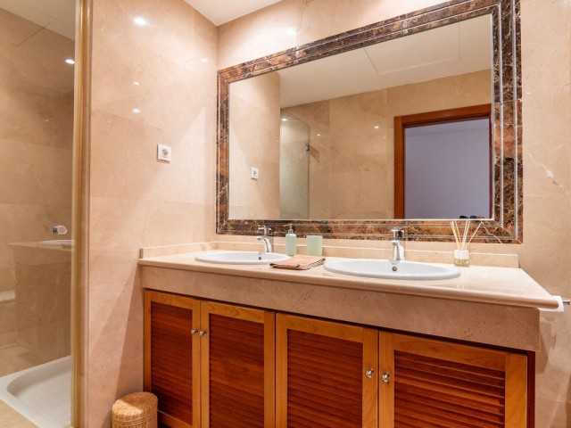 3 Bedrooms Townhouse in Estepona