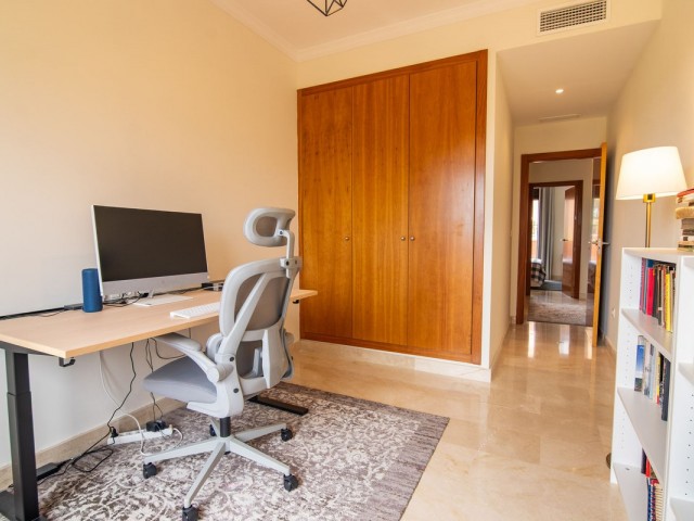 3 Bedrooms Townhouse in Estepona