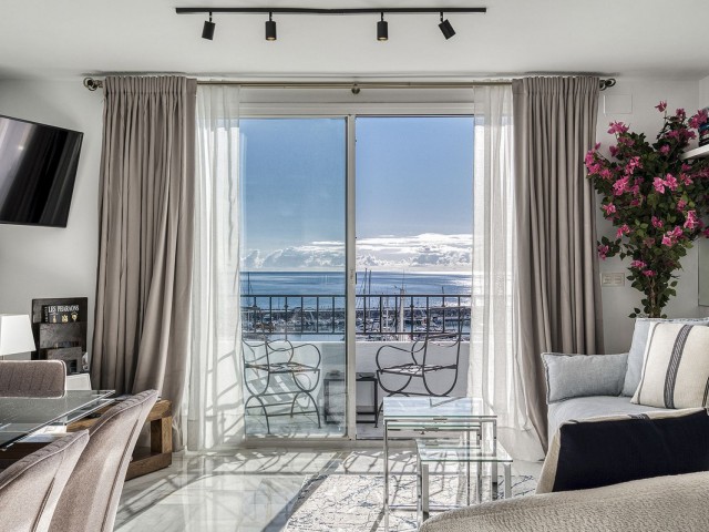 2 Bedrooms Apartment in Puerto Banús
