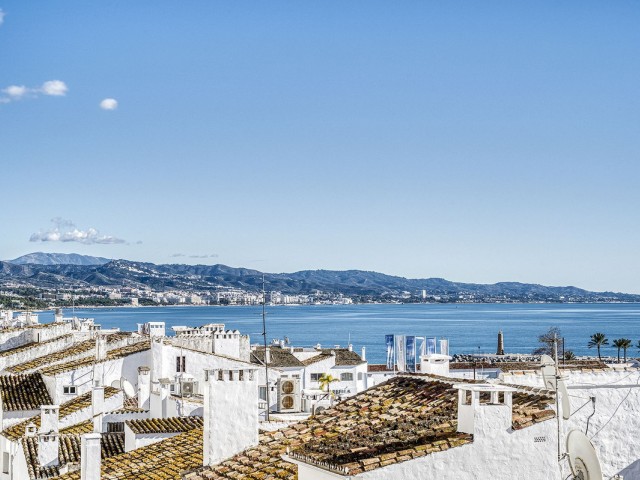 2 Bedrooms Apartment in Puerto Banús