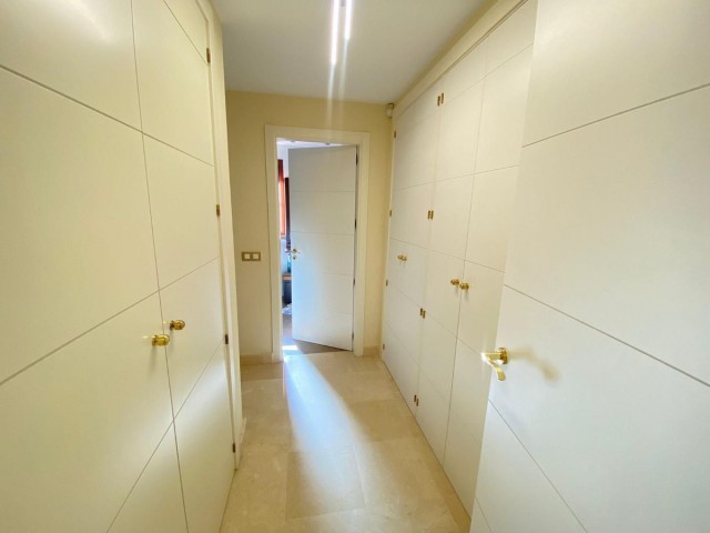 3 Bedrooms Apartment in Benahavís