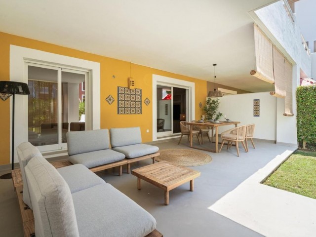 Apartment, El Paraiso, R5192116