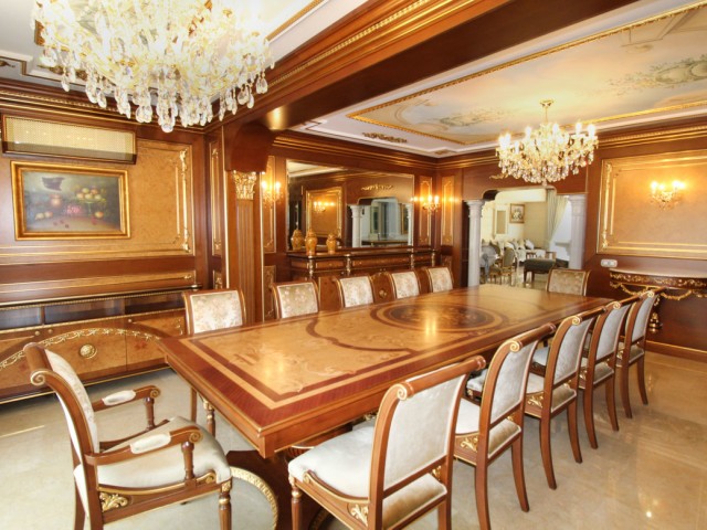 8 Schlafzimmer Villa in Guadalmina Baja