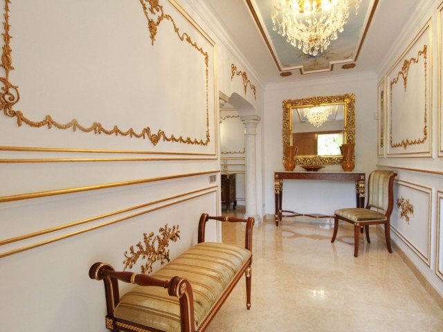 8 Schlafzimmer Villa in Guadalmina Baja