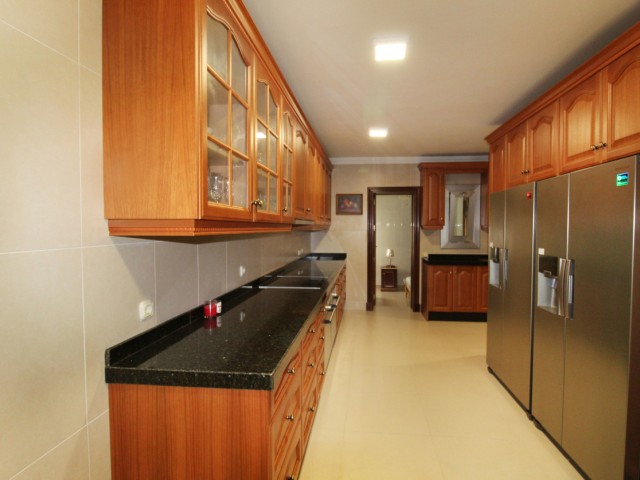 8 Schlafzimmer Villa in Guadalmina Baja