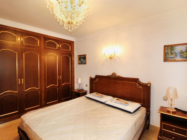 8 Schlafzimmer Villa in Guadalmina Baja