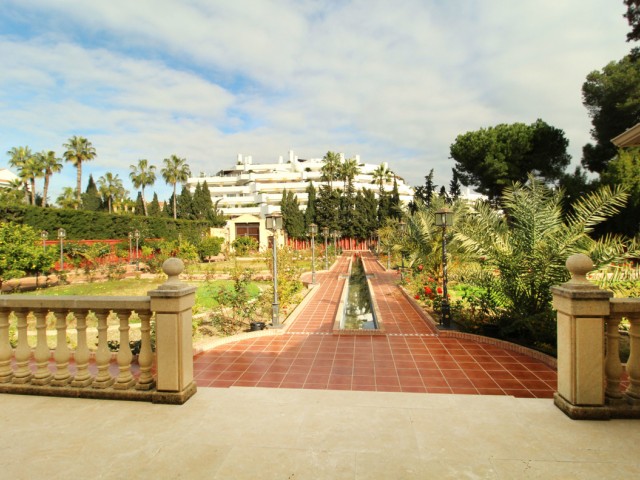 8 Schlafzimmer Villa in Guadalmina Baja