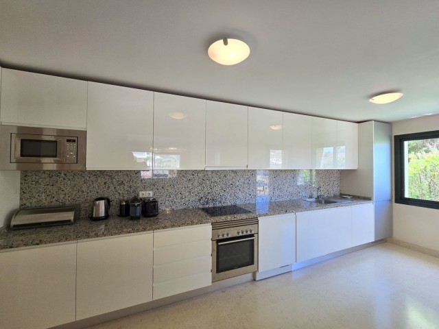 2 Makuuhuoneen Huoneisto Benahavís