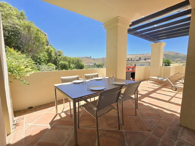 2 Bedrooms Apartment in Benahavís