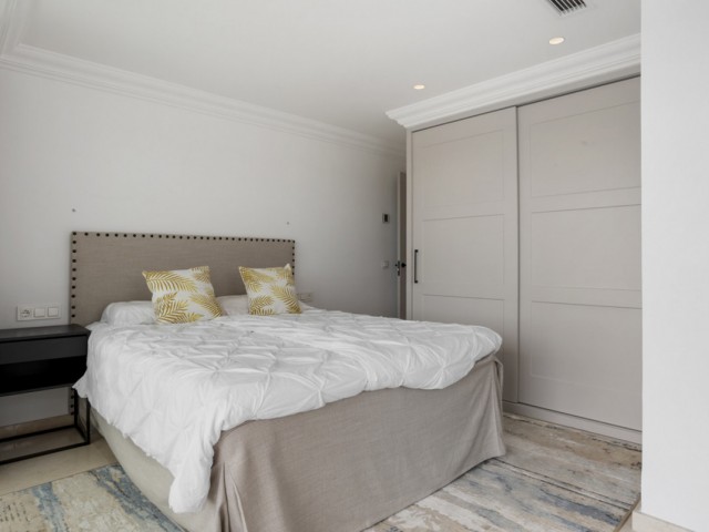 5 Bedrooms Villa in Benahavís