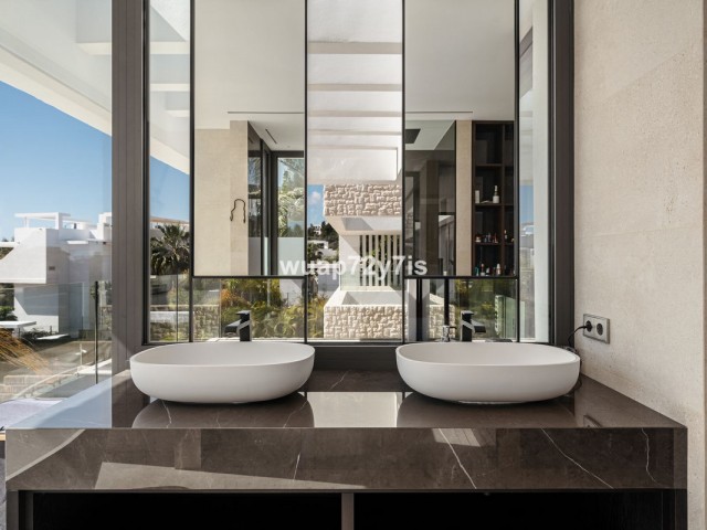 4 Makuuhuoneen Huvila Benahavís