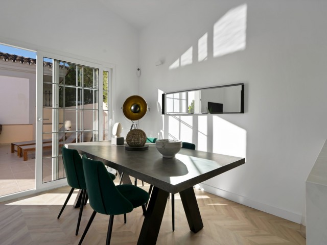 Maison mitoyenne avec 5 Chambres  à Marbella