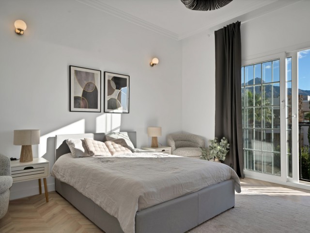 5 Bedrooms Townhouse in Marbella