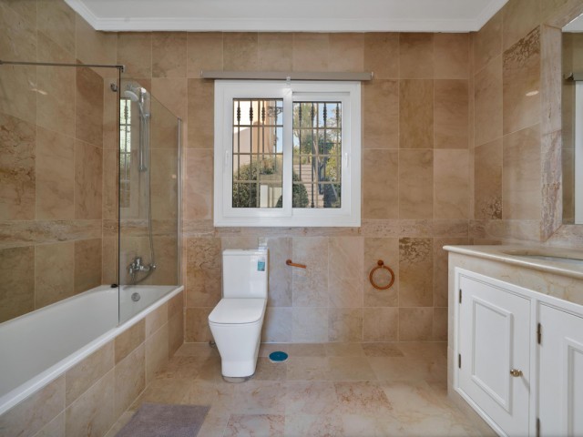 5 Bedrooms Townhouse in Marbella