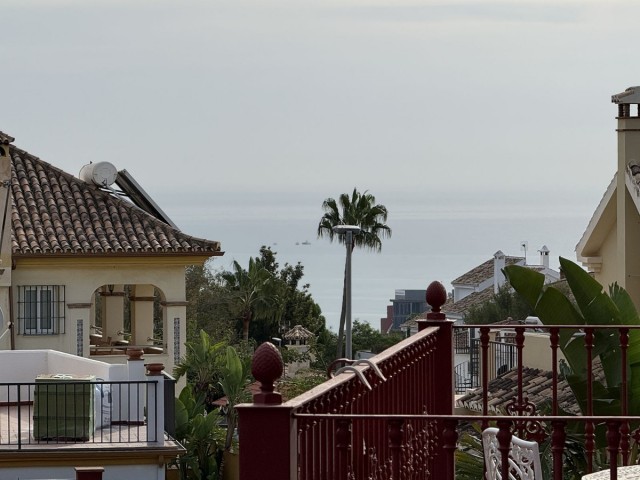 5 Bedrooms Villa in Benalmadena Costa