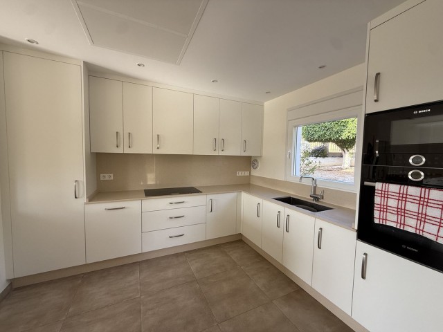 Villa con 5 Dormitorios  en Estepona