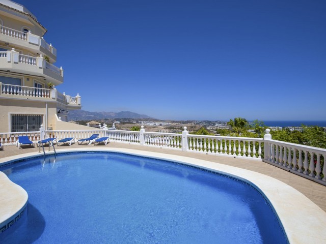 4 Bedrooms Apartment in Riviera del Sol