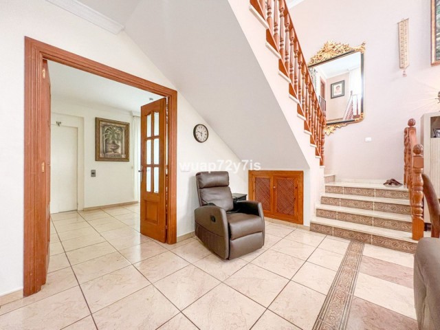 5 Soveroms Villa i Estepona