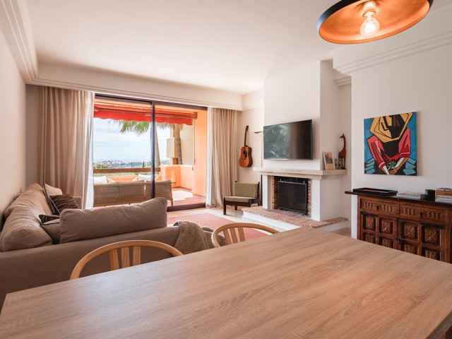 2 Bedrooms Apartment in Benahavís