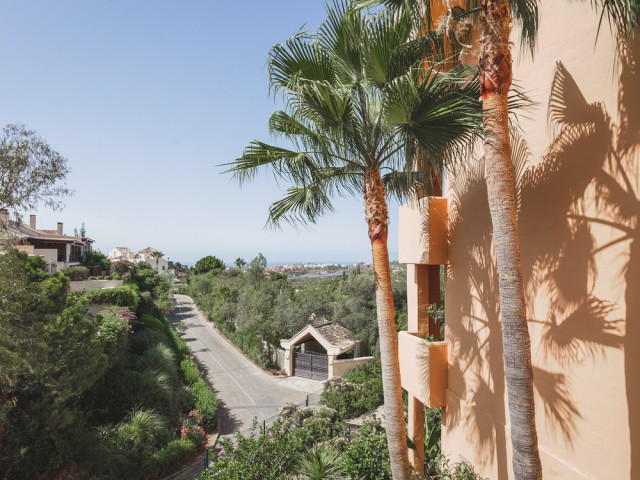 2 Bedrooms Apartment in Benahavís