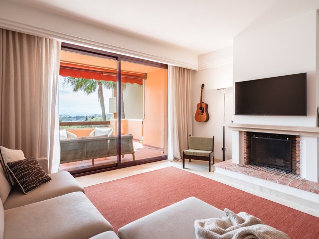 2 Bedrooms Apartment in Benahavís