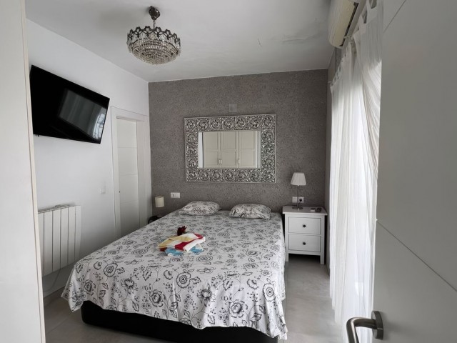 Maison mitoyenne avec 4 Chambres  à Alhaurín el Grande