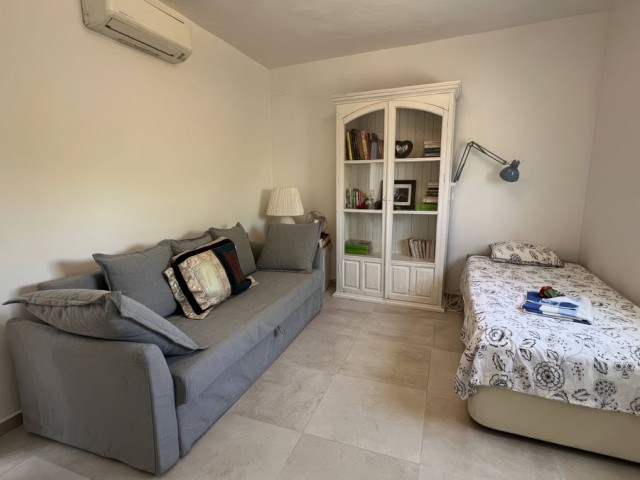 Maison mitoyenne avec 4 Chambres  à Alhaurín el Grande